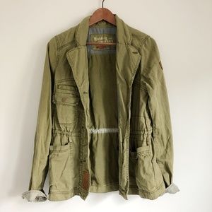 [ a n t h r o : holding horses]